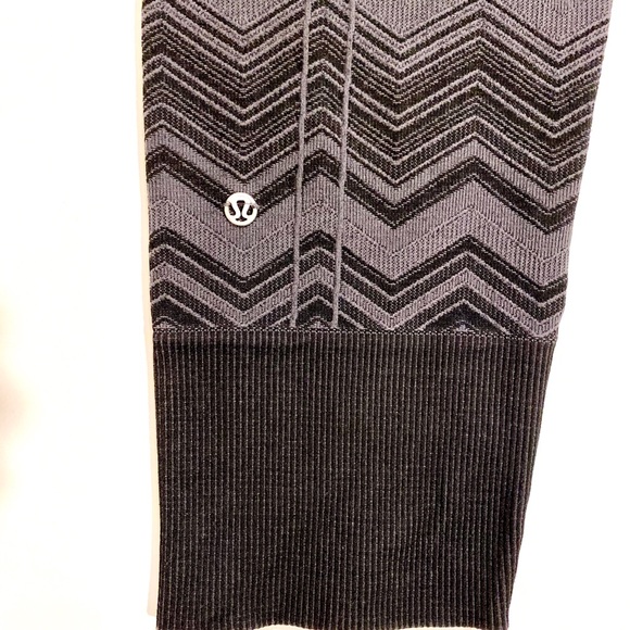 LULULEMON ATHLETICA Black/Gray Leggings Size 6 - Picture 3 of 3